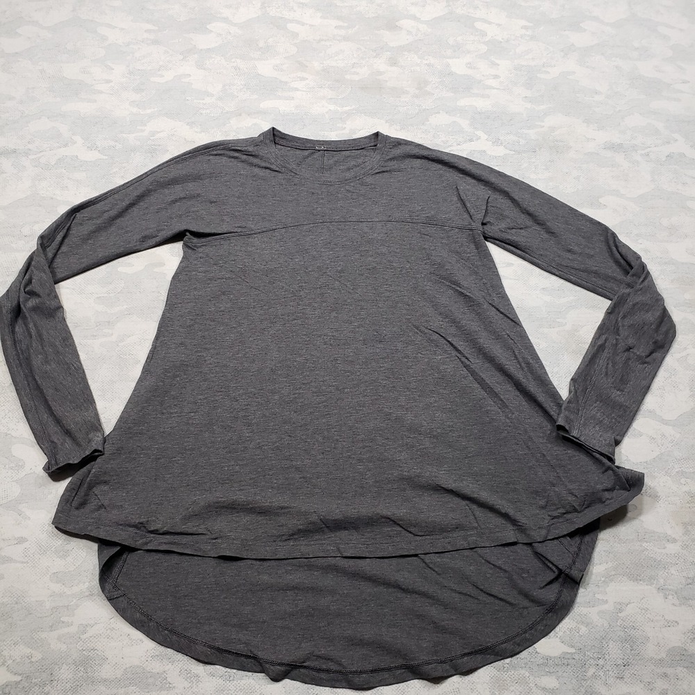 Lululemon Top Womens XS Gray Long Sleeve Hi Low Athletic Gym Fitness